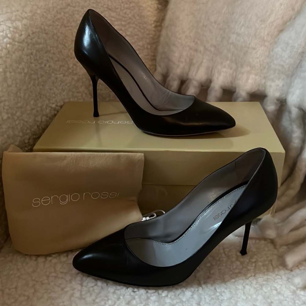 Sergio Rossi black leather pump